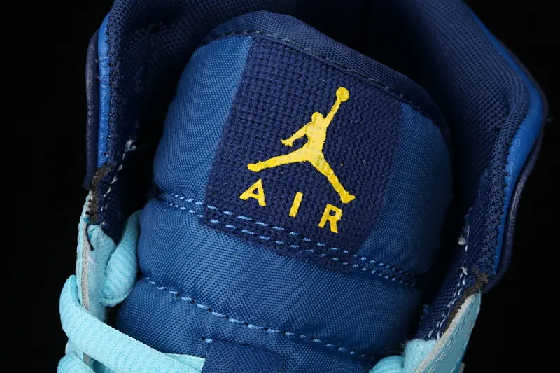 All categories Air Jordan Jordan series basketball shoes Air Jordan 1 Mid Air Jordan 1 Mid GS "FLY Blue" AJ1 Joe 1 Zhongbang "Ice Blue Mandarin Duck Oil Painting" BV7446-400